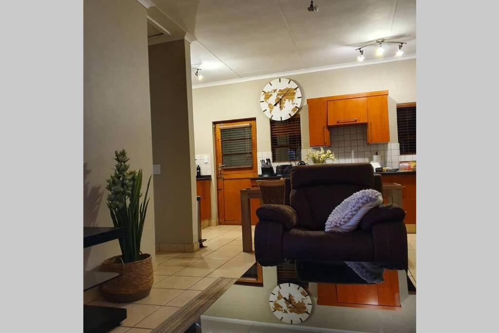 Plush Private Home Polokwane Luaran gambar